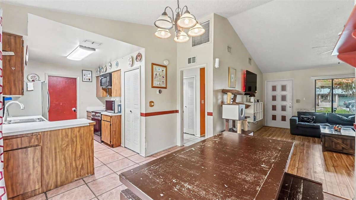 2110 JOHNSON LOOP — photo 14 of 32
