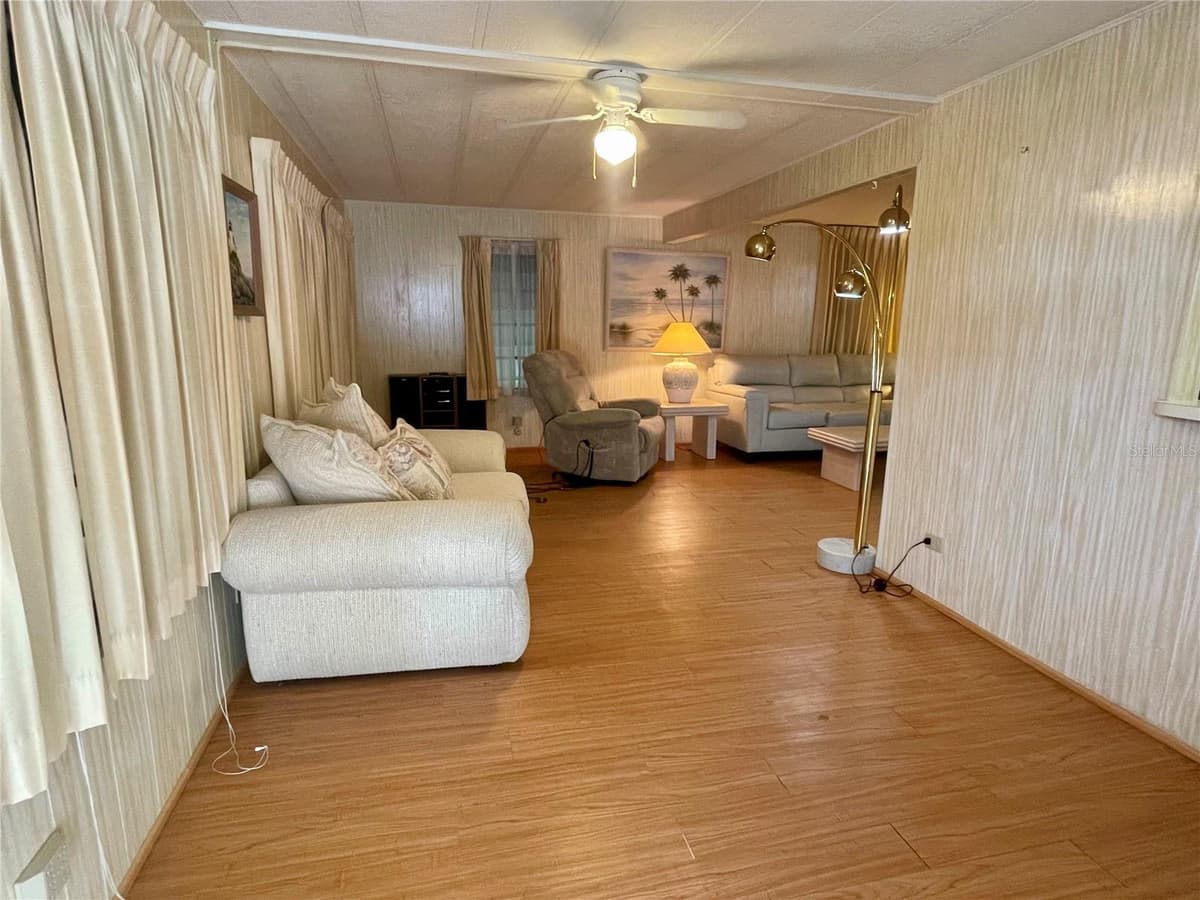 5619 BAYSHORE ROAD — photo 3 of 17
