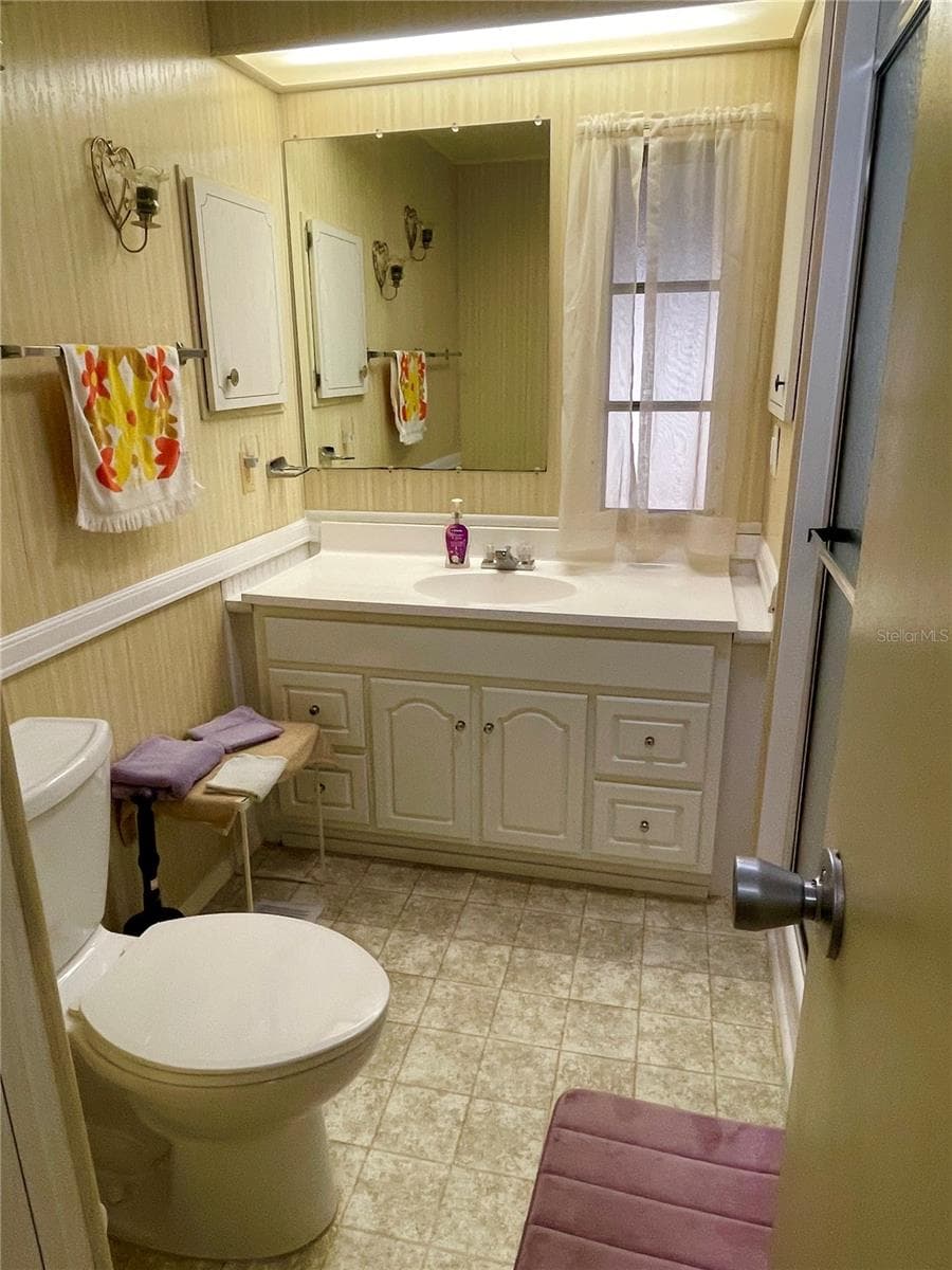 5619 BAYSHORE ROAD — photo 13 of 17