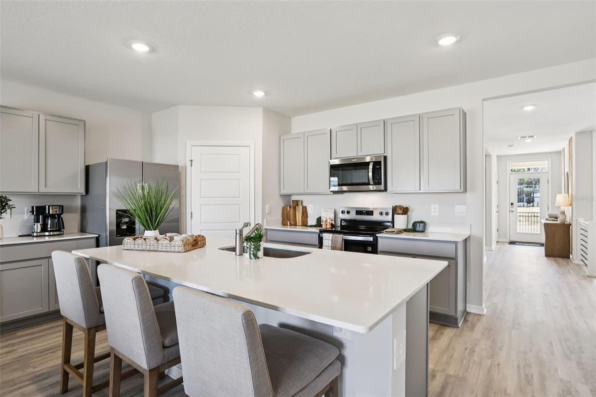 4262 LESTER DRIVE — photo 6 of 28