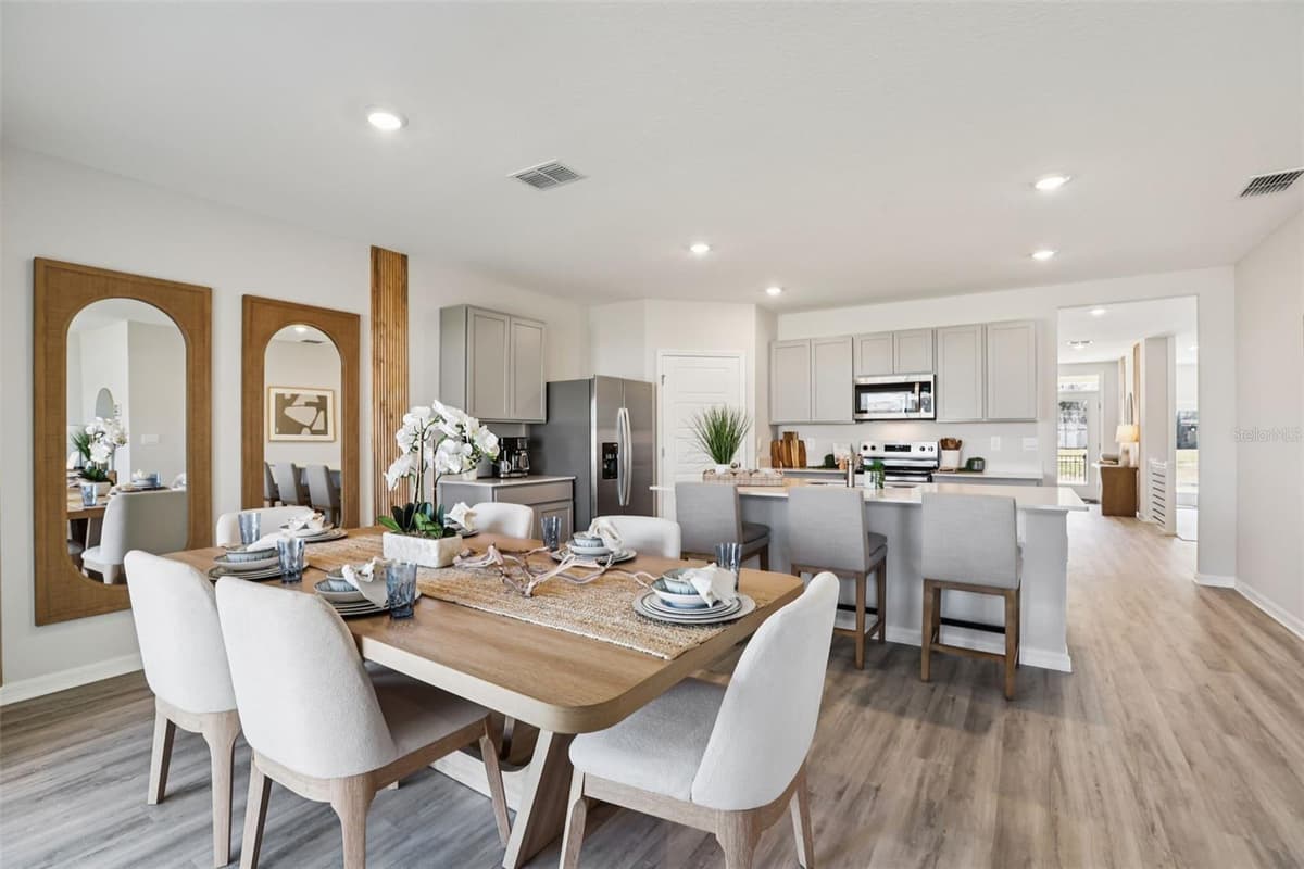 4262 LESTER DRIVE — photo 8 of 28