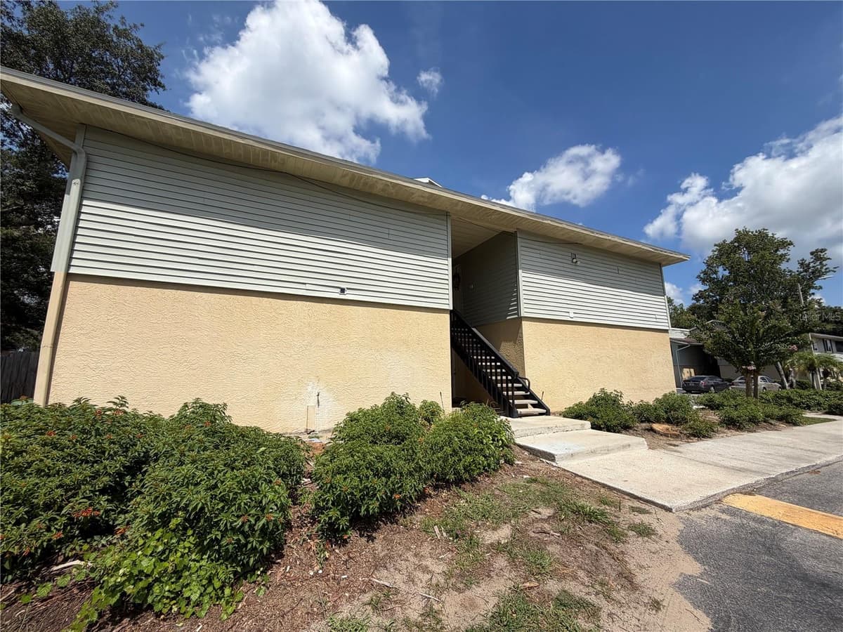 502 GOLDEN RAINTREE PLACE — photo 1 of 22