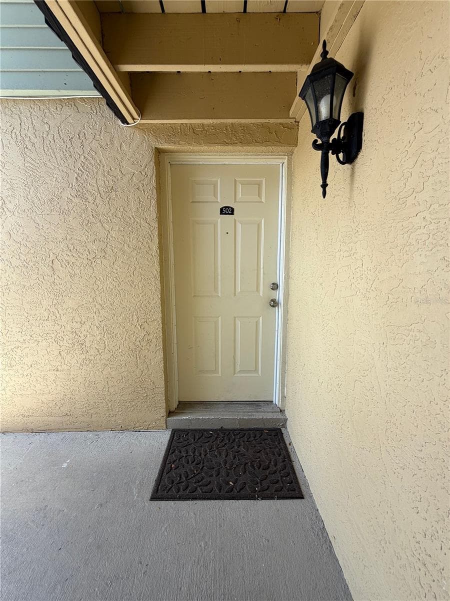 502 GOLDEN RAINTREE PLACE — photo 4 of 22