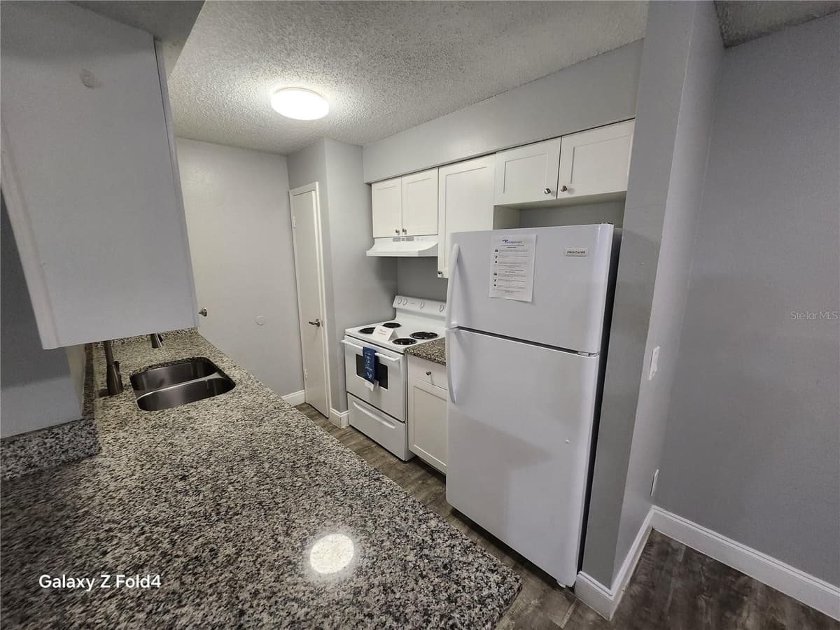 502 GOLDEN RAINTREE PLACE — photo 9 of 22