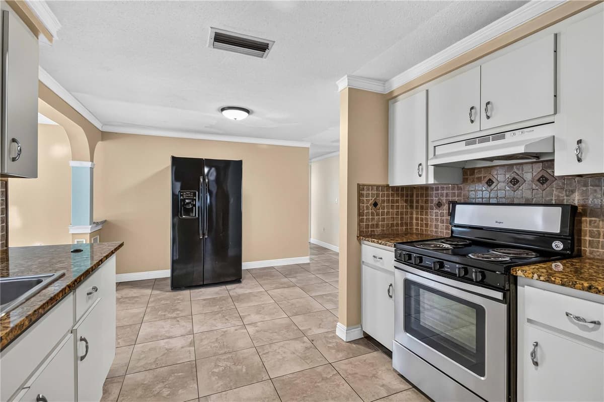 4734 DELMONTE AVENUE — photo 10 of 34