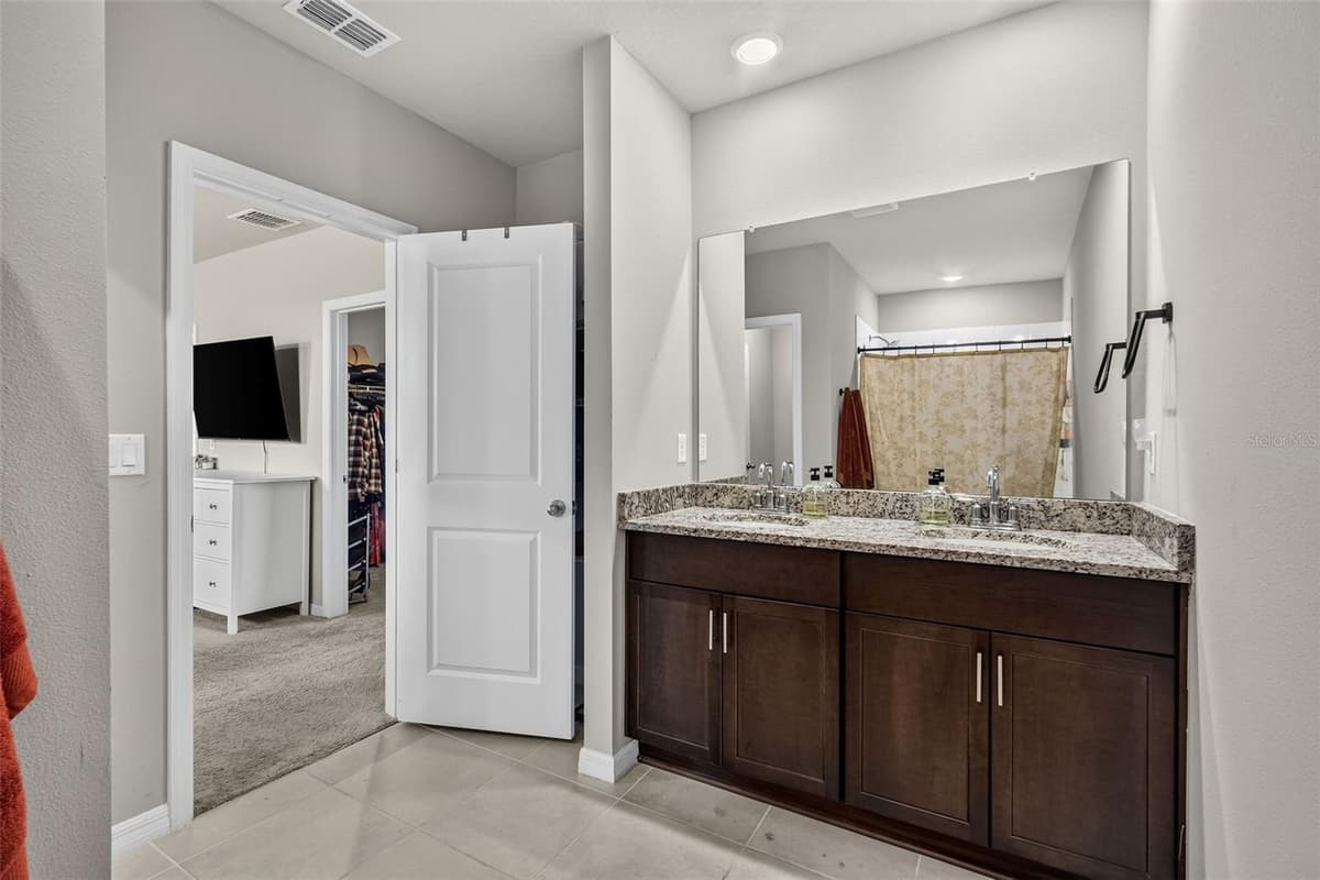 7017 FEATHER RIVER PLACE — photo 15 of 31