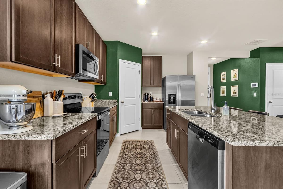 7017 FEATHER RIVER PLACE — photo 7 of 31