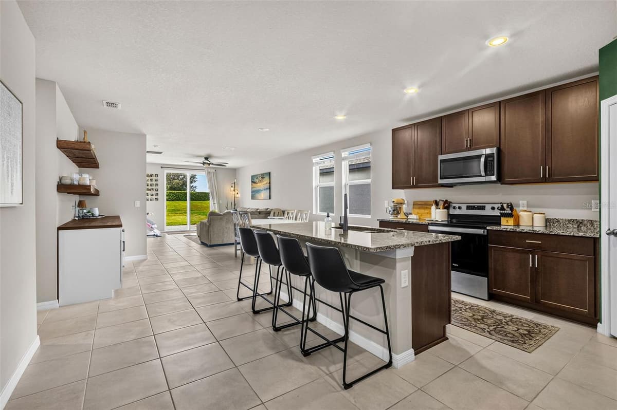 7017 FEATHER RIVER PLACE — photo 4 of 31