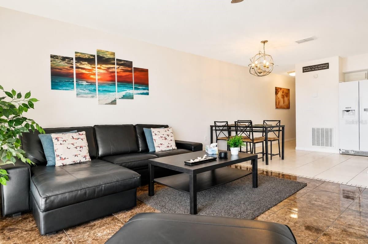 19811 GULF BOULEVARD — photo 4 of 20