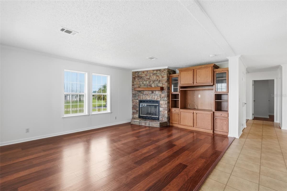 29228 MARYLU AVENUE — photo 6 of 32