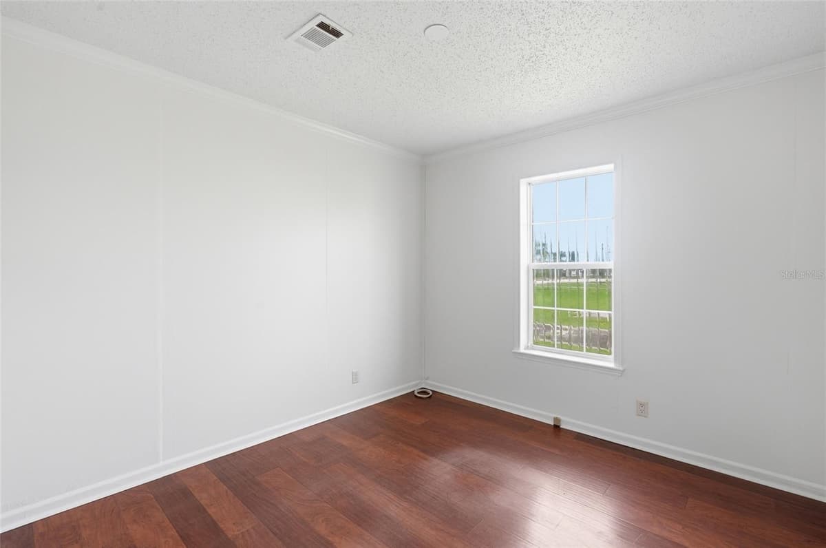 29228 MARYLU AVENUE — photo 18 of 32
