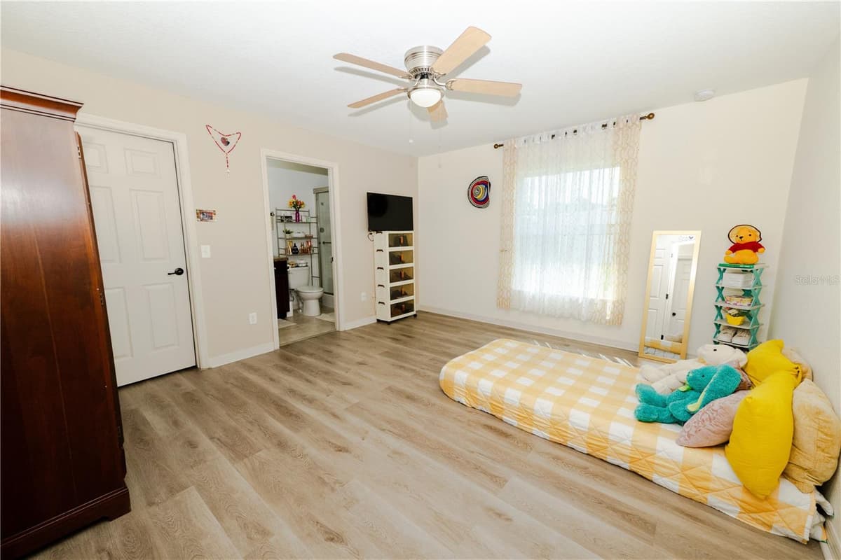263 EMERALD ROAD — photo 34 of 67