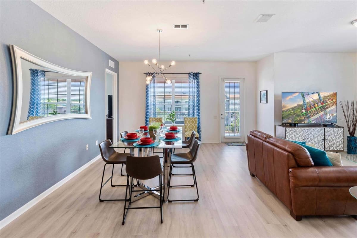 4840 CAYVIEW AVENUE — photo 8 of 66