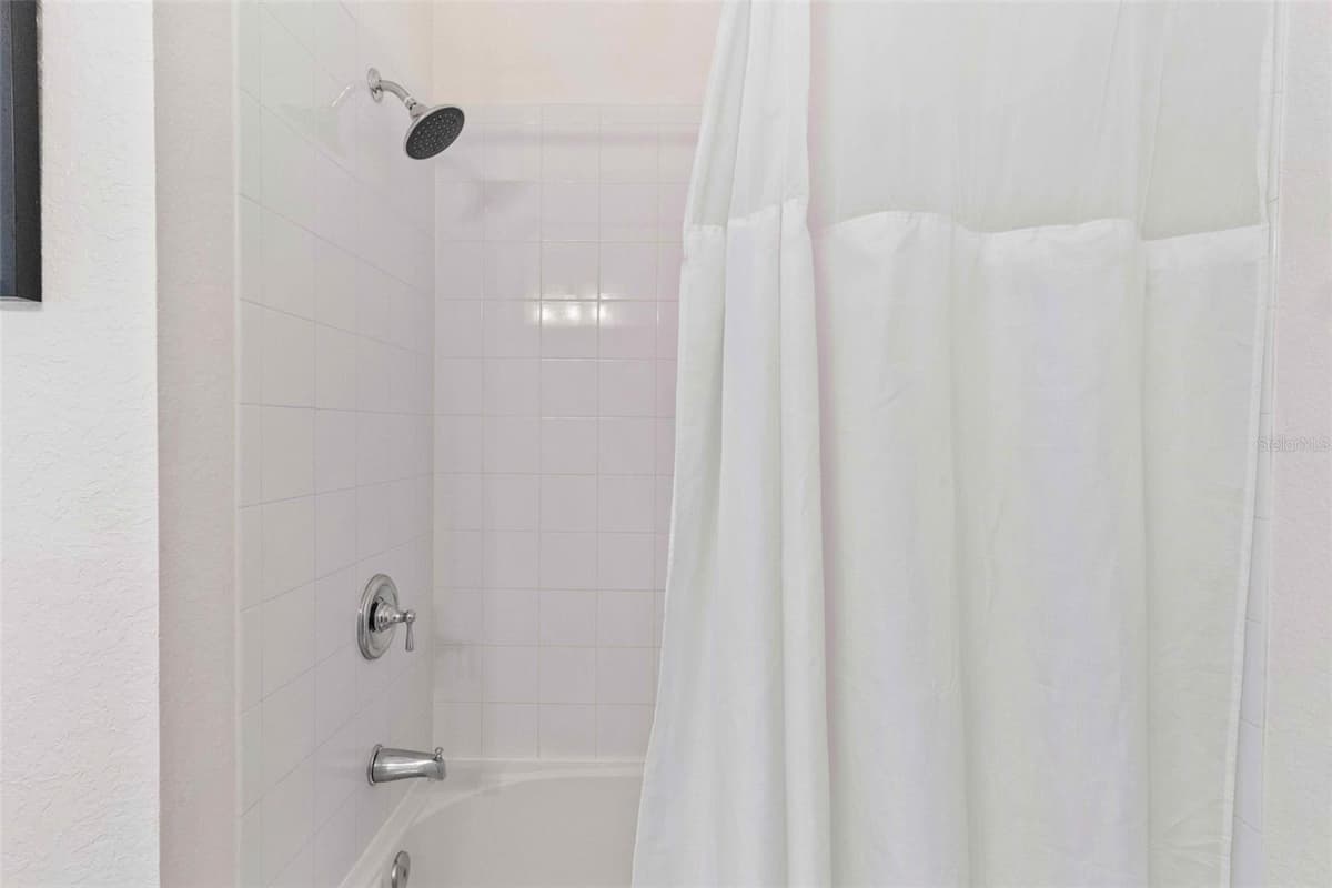 4840 CAYVIEW AVENUE — photo 31 of 66