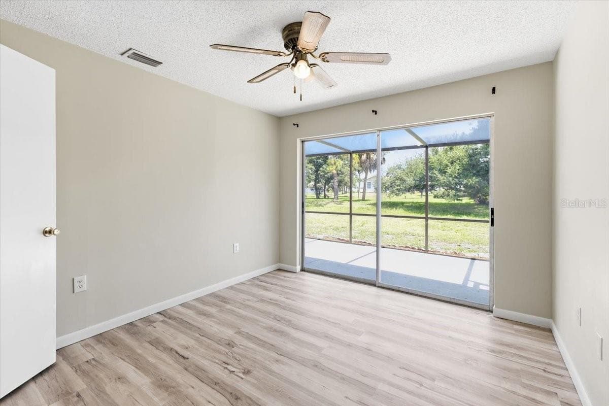267 ANNAPOLIS LANE — photo 31 of 49