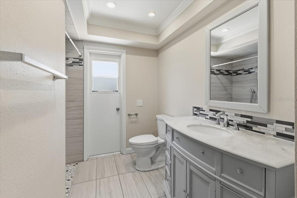 267 ANNAPOLIS LANE — photo 30 of 49