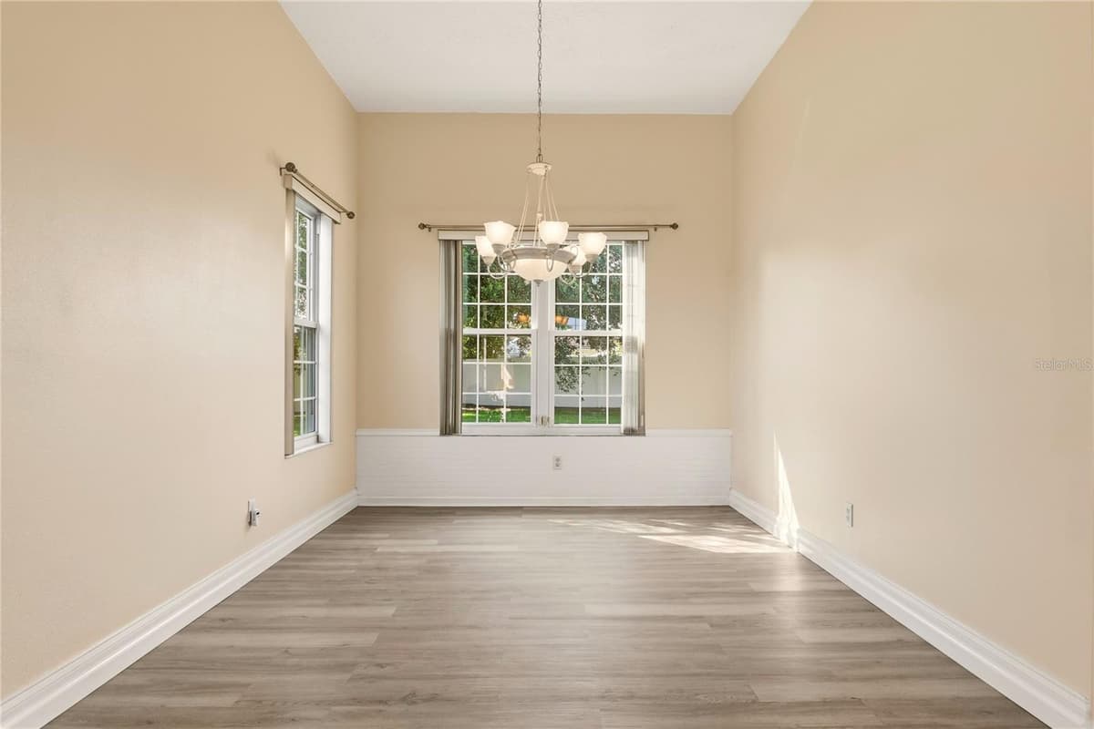7 FLINT PLACE — photo 10 of 51