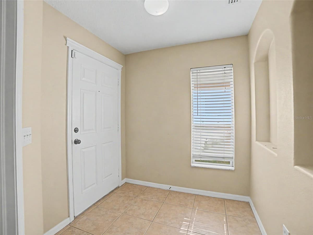5828 WRENWATER DRIVE — photo 3 of 24