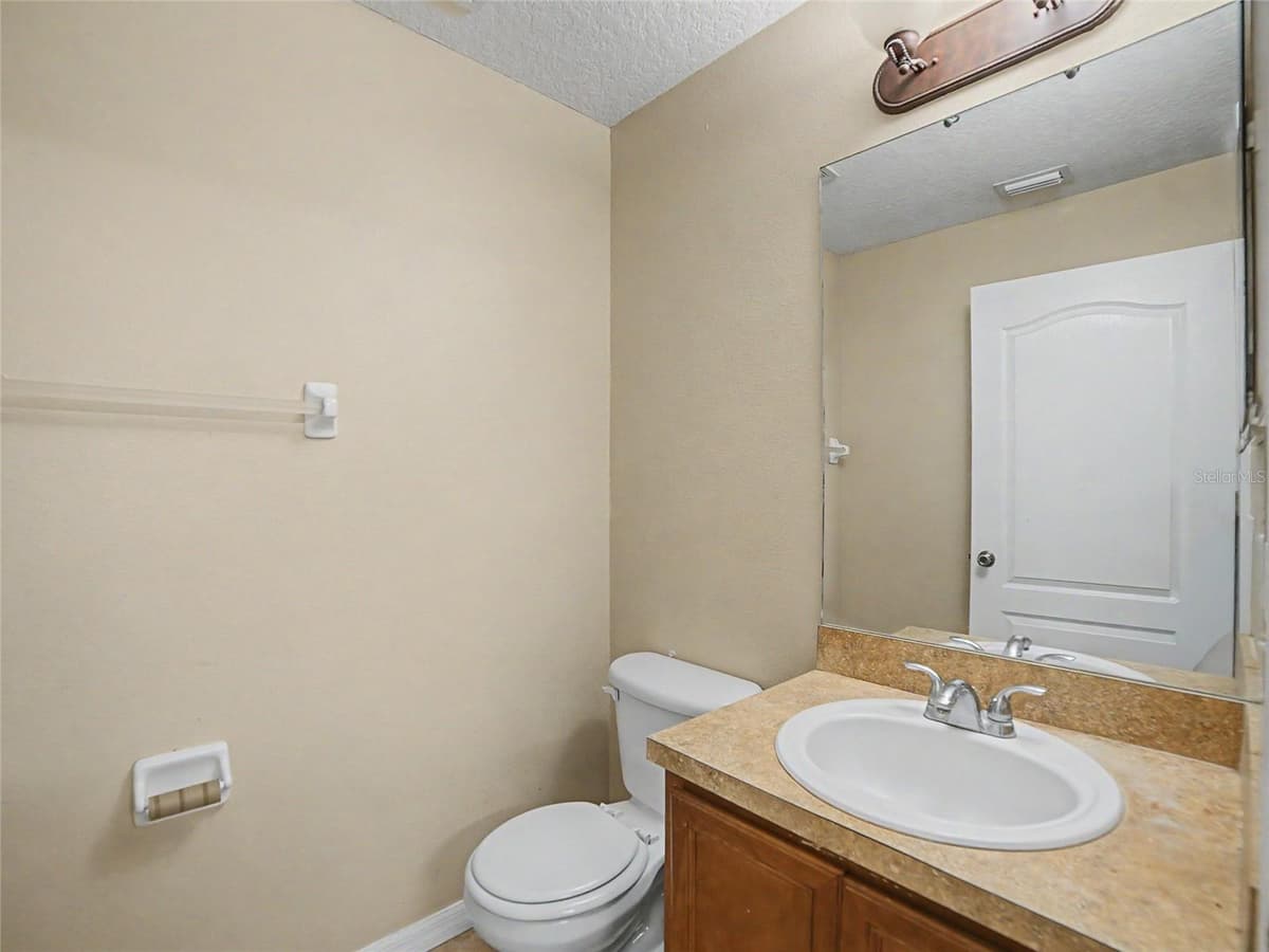 5828 WRENWATER DRIVE — photo 11 of 24