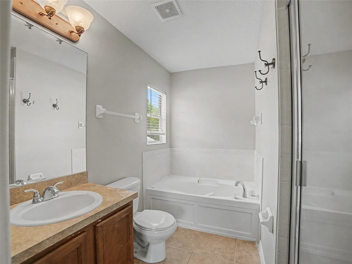5828 WRENWATER DRIVE — photo 17 of 24