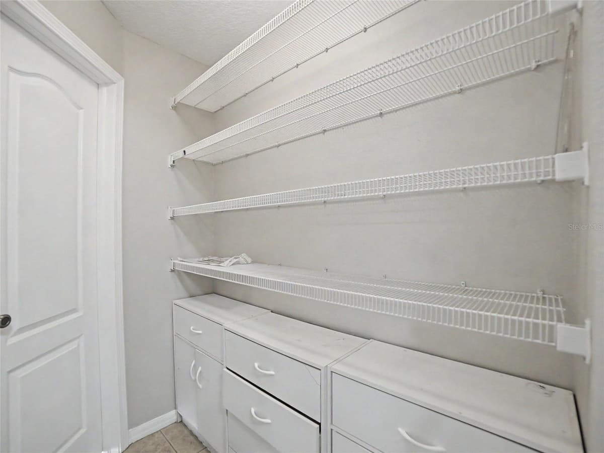 5828 WRENWATER DRIVE — photo 13 of 24