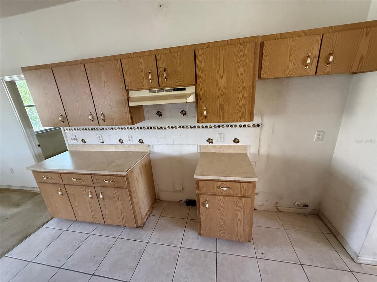 7422 GINGKO AVENUE — photo 8 of 26