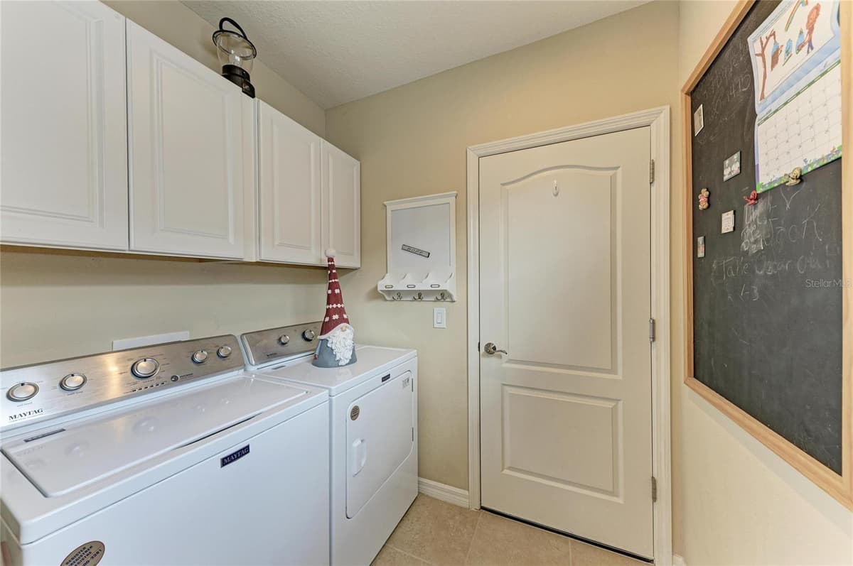 12662 SHIMMERING OAK CIRCLE — photo 32 of 53