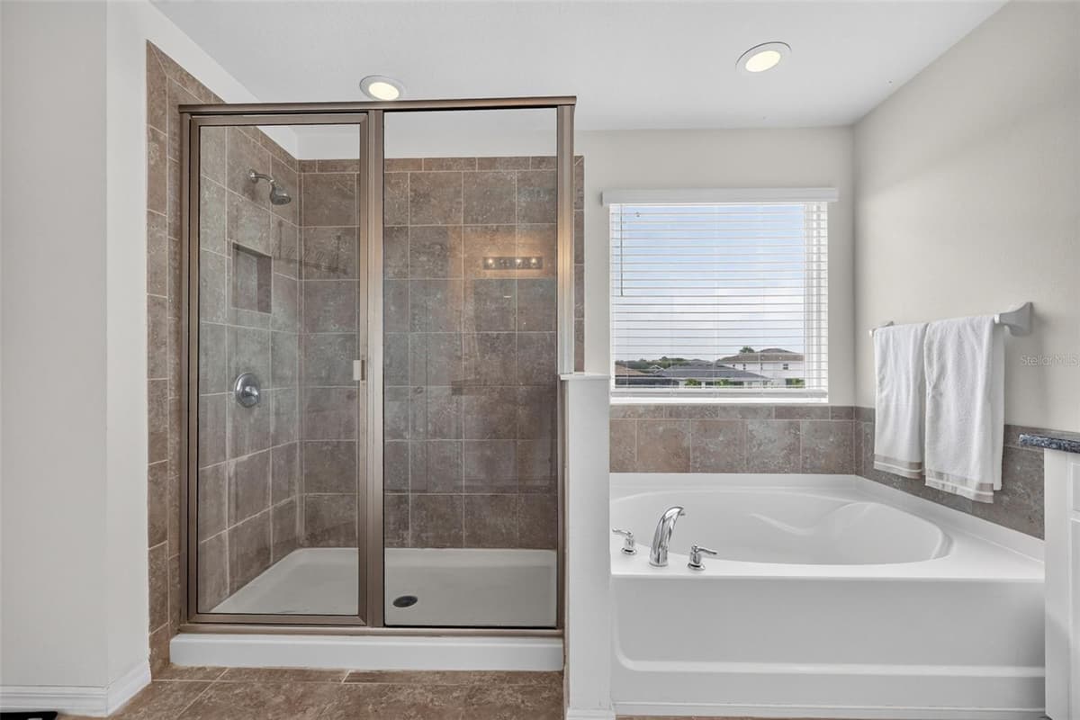 6541 DEVESTA LOOP — photo 34 of 61