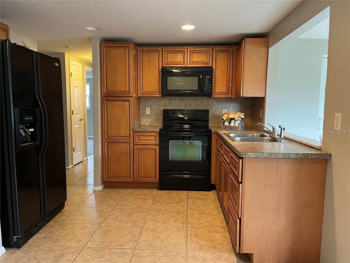 7407 UNIVERSITY DRIVE — photo 10 of 30