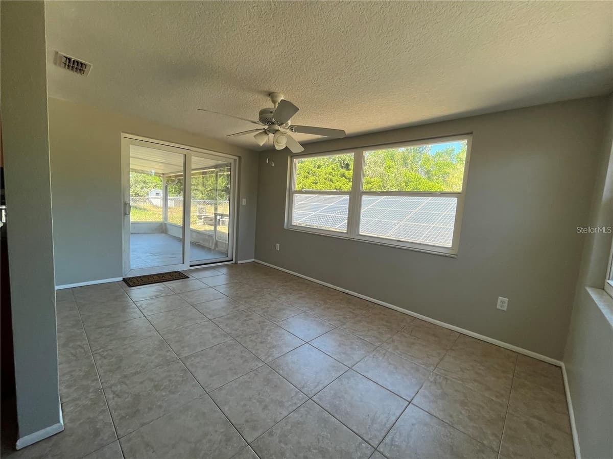 7407 UNIVERSITY DRIVE — photo 11 of 30