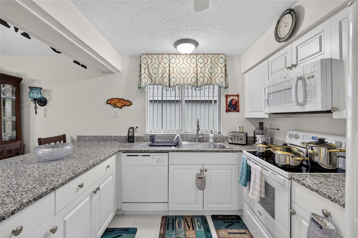 4772 SILVER CIRCLE — photo 11 of 26