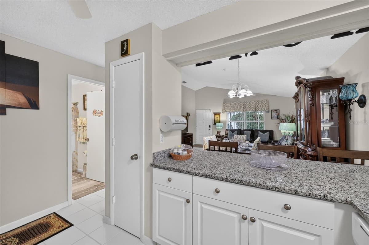 4772 SILVER CIRCLE — photo 14 of 26