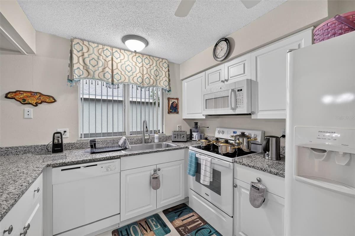 4772 SILVER CIRCLE — photo 12 of 26