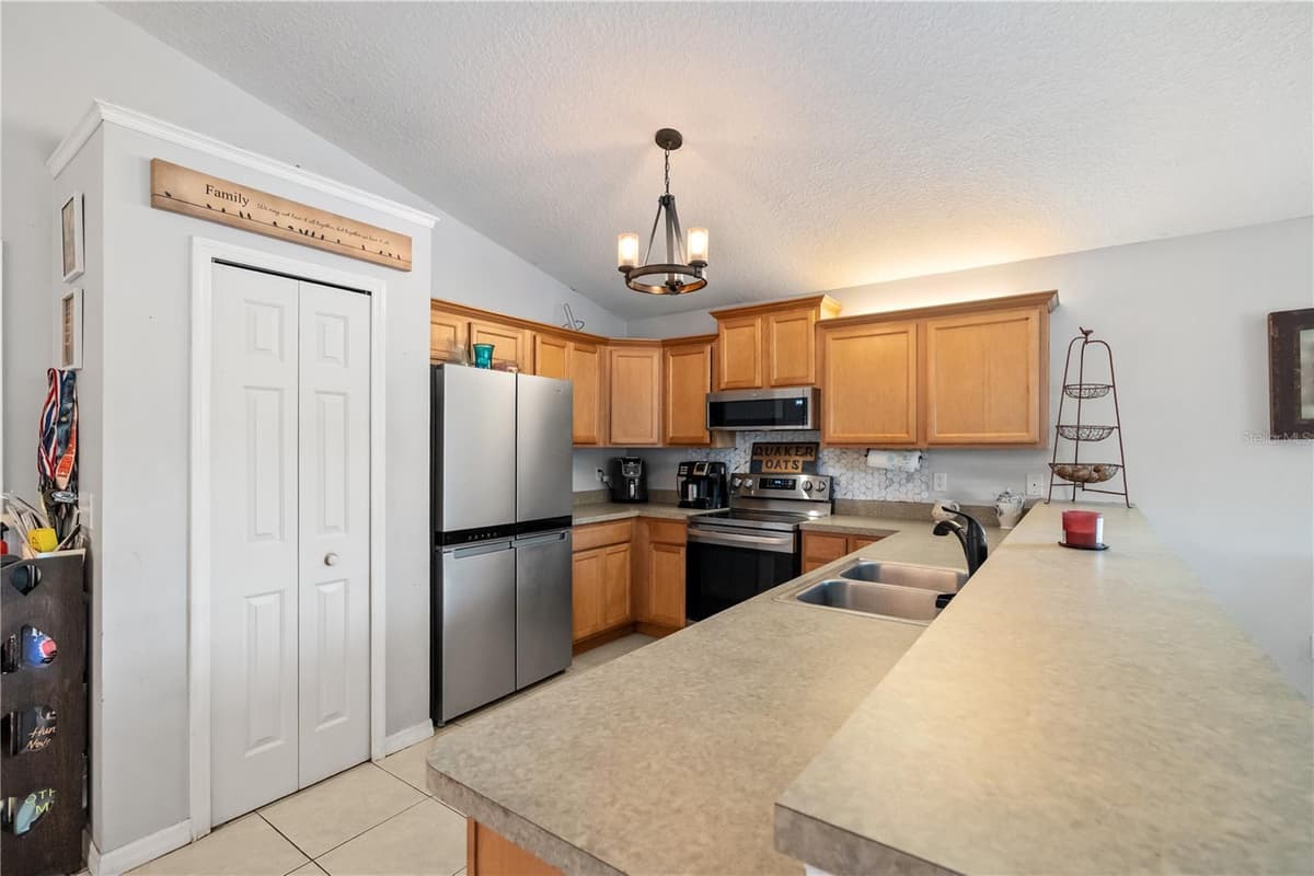 10022 CAROLE PLACE — photo 14 of 35