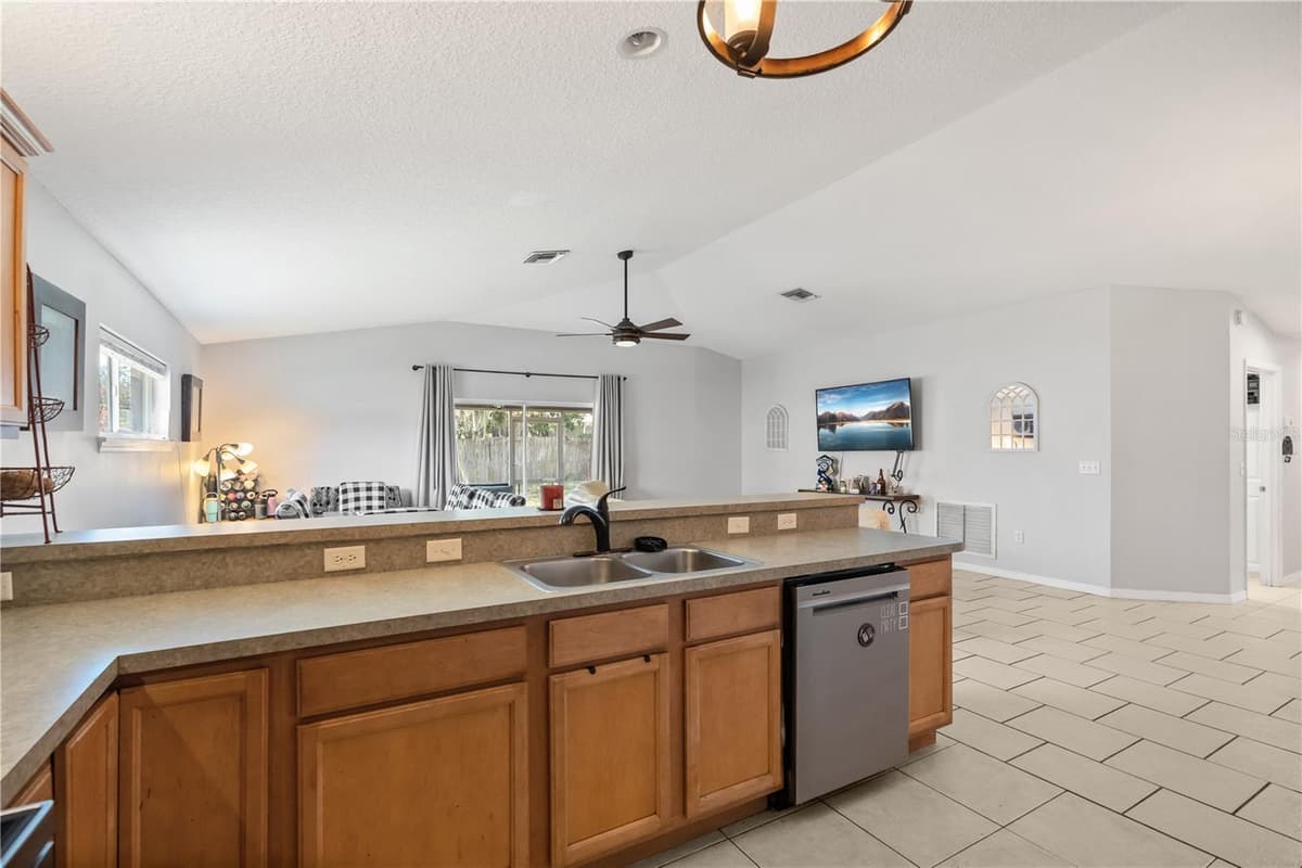 10022 CAROLE PLACE — photo 15 of 35
