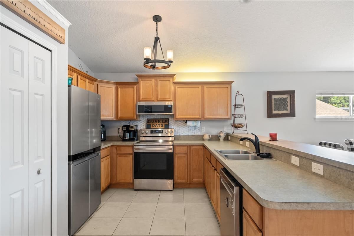 10022 CAROLE PLACE — photo 13 of 35
