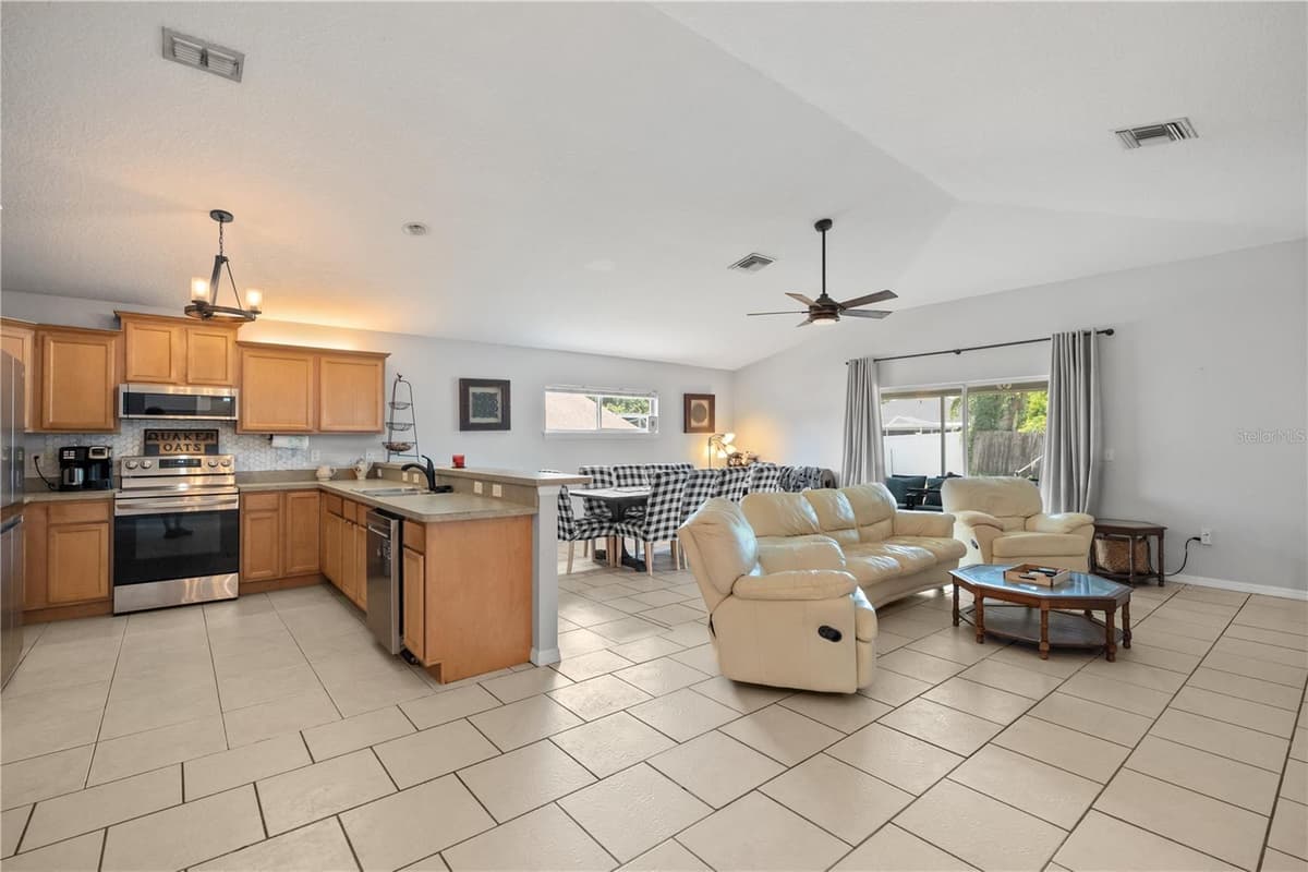 10022 CAROLE PLACE — photo 11 of 35