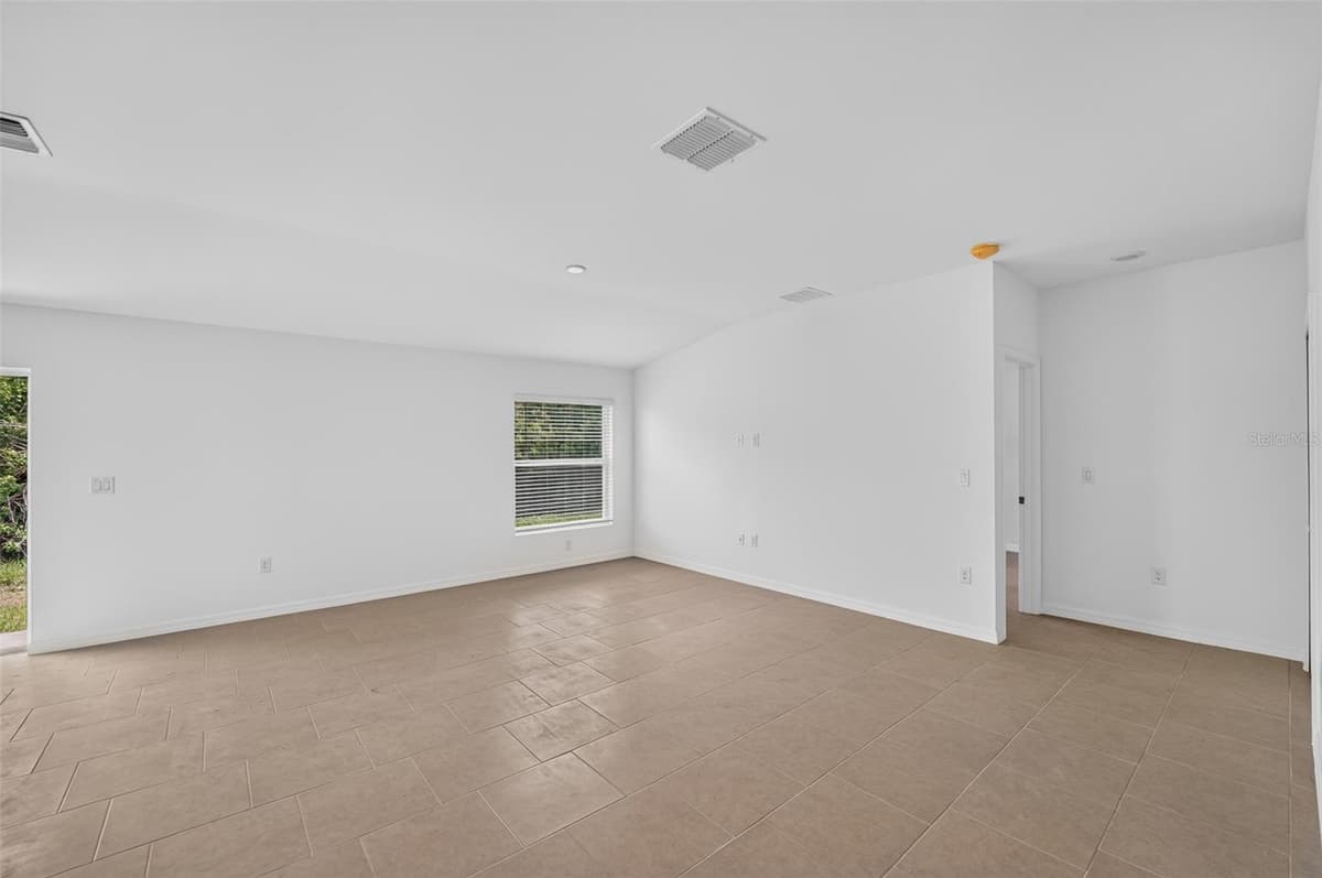 22568 ALCORN AVENUE — photo 5 of 21