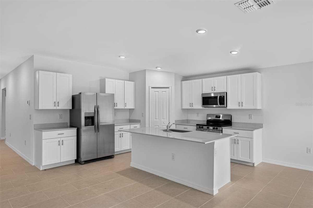 22568 ALCORN AVENUE — photo 7 of 21