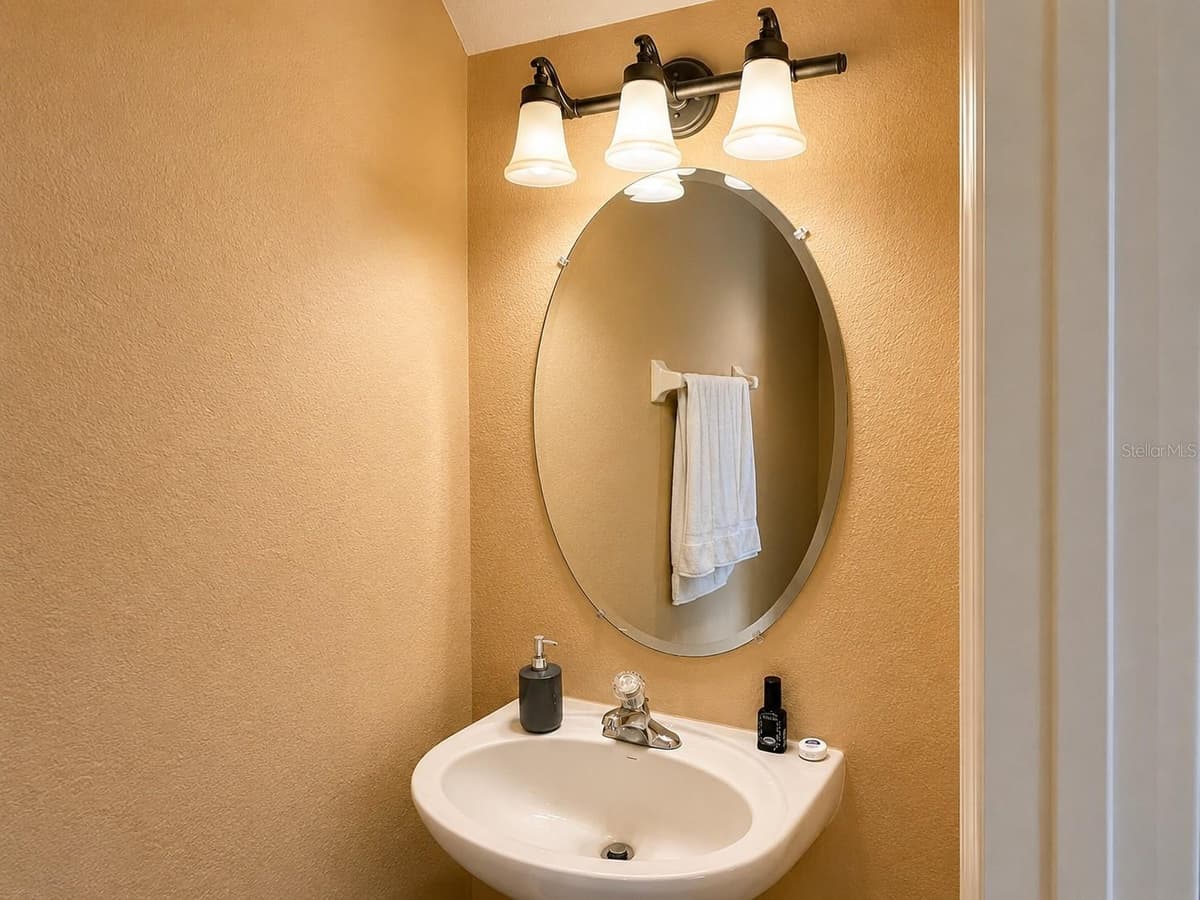 106 WEYMOUTH DRIVE — photo 5 of 19