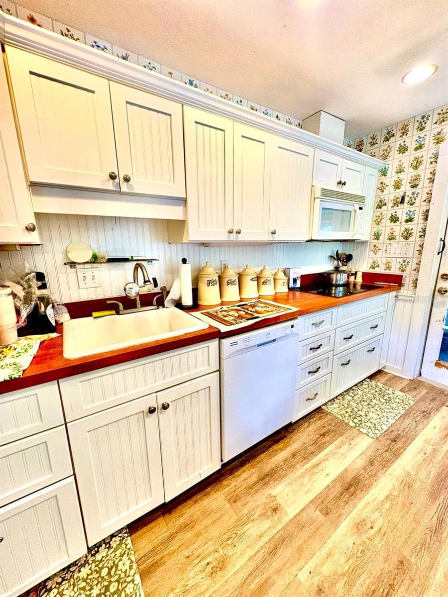 16 52ND STREET — photo 4 of 5