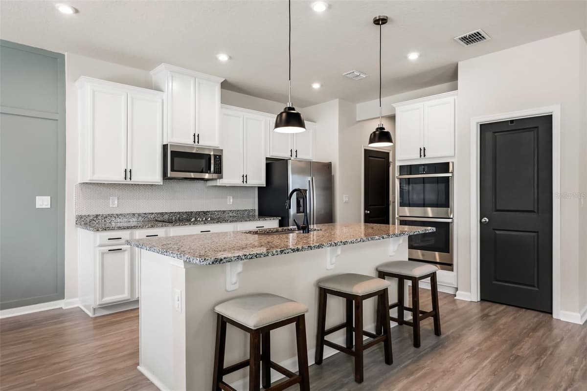 3044 SLOUGH CREEK DRIVE — photo 12 of 44