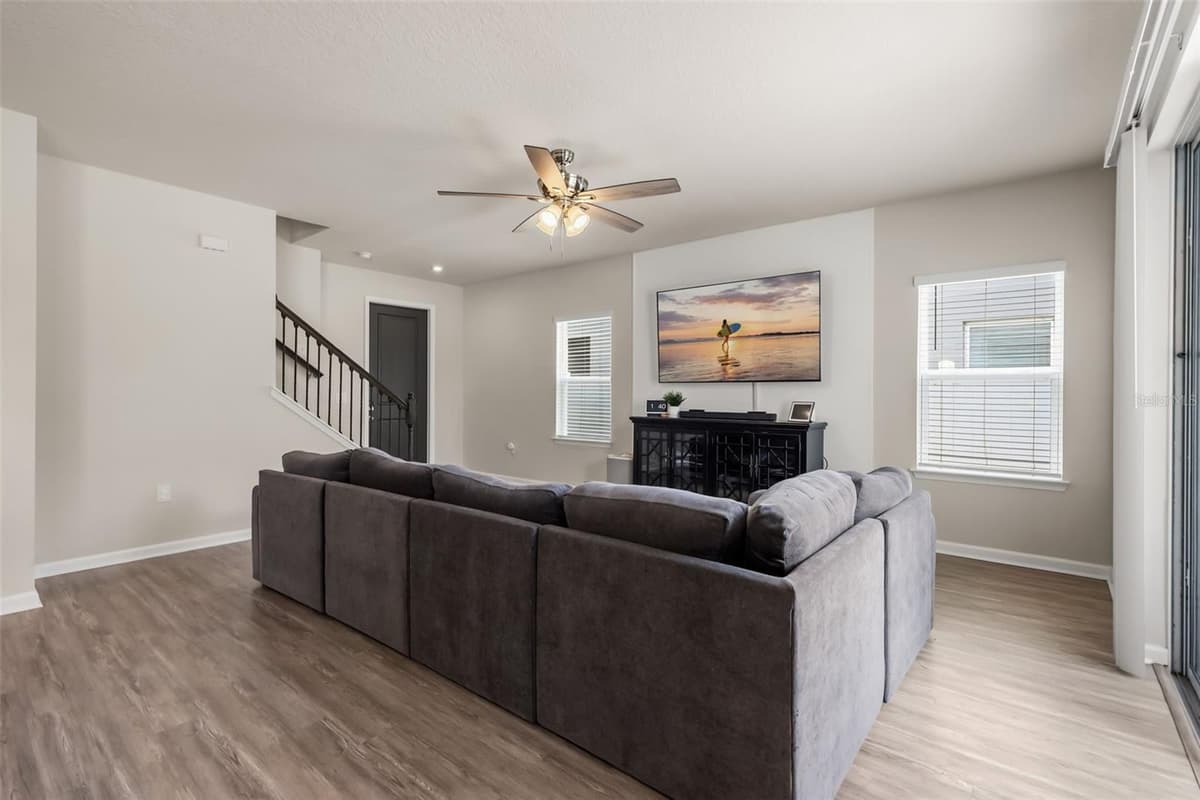 3044 SLOUGH CREEK DRIVE — photo 10 of 44