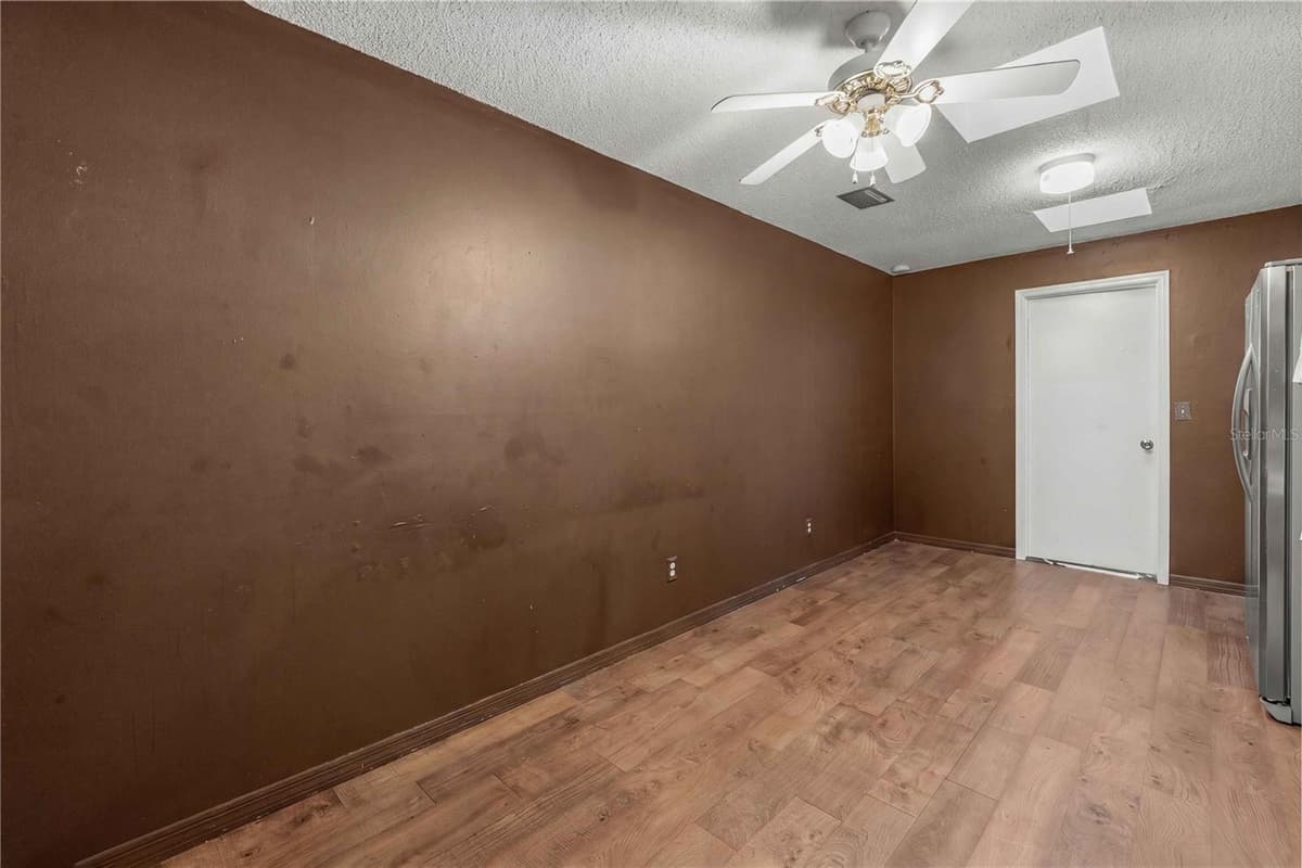 4950 23RD AVENUE — photo 14 of 39