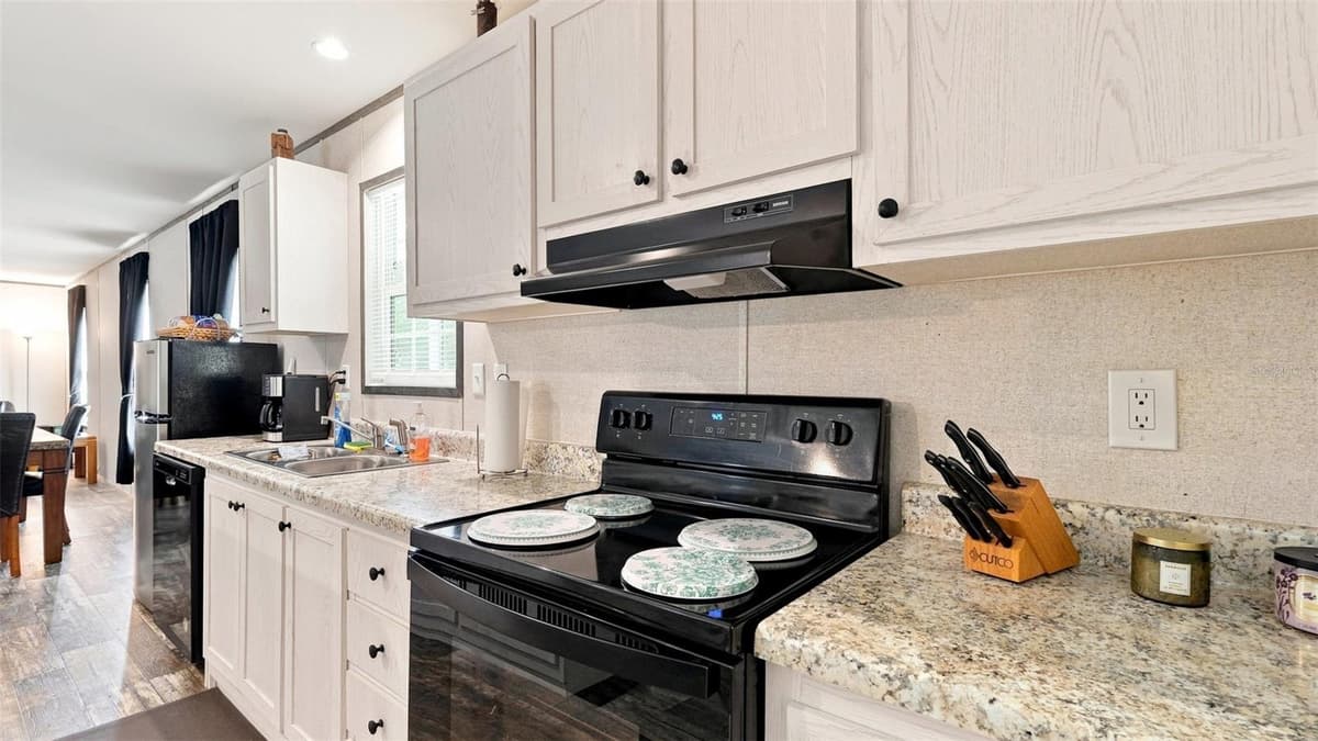 6988 PALMER WAY — photo 11 of 48