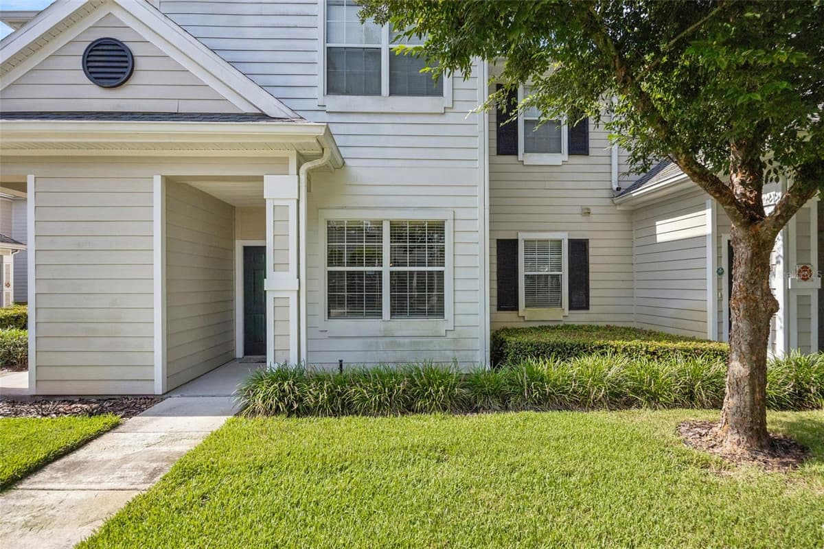 405 SOUTHERN PECAN CIRCLE — photo 2 of 58
