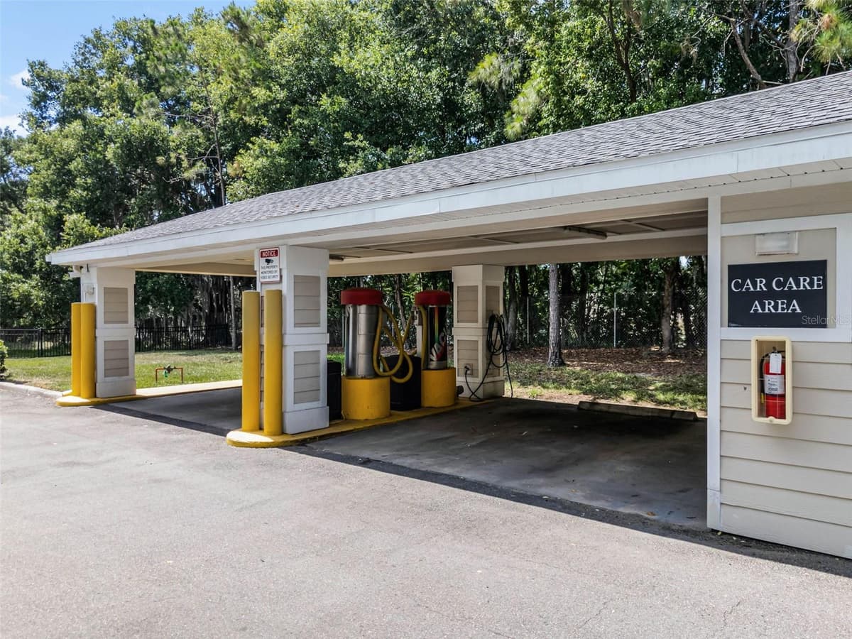 405 SOUTHERN PECAN CIRCLE — photo 42 of 58