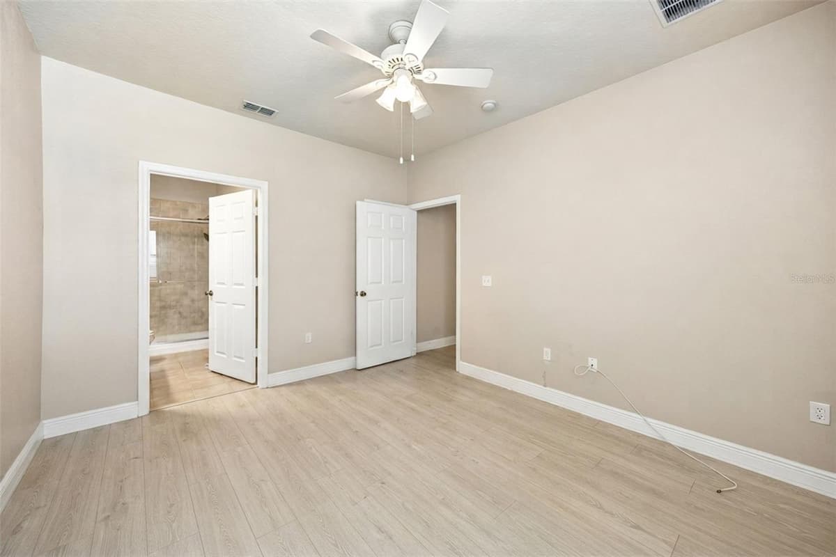 405 SOUTHERN PECAN CIRCLE — photo 14 of 58