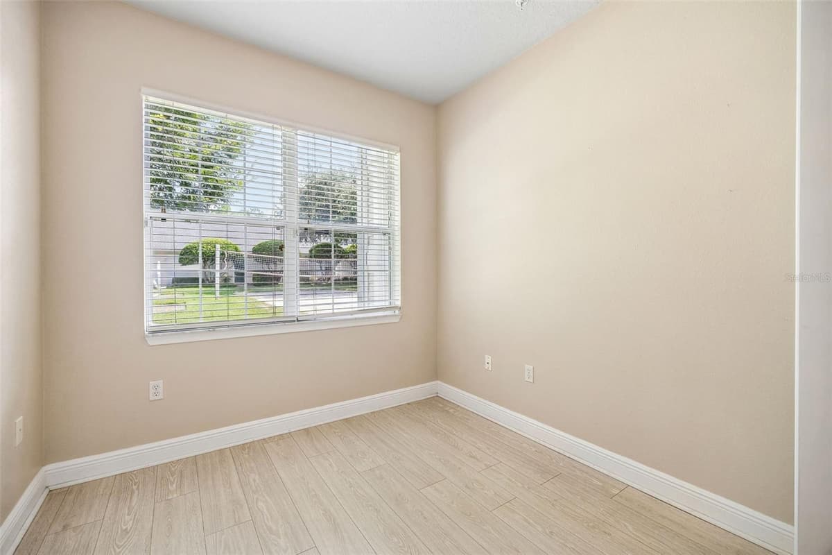 405 SOUTHERN PECAN CIRCLE — photo 12 of 58