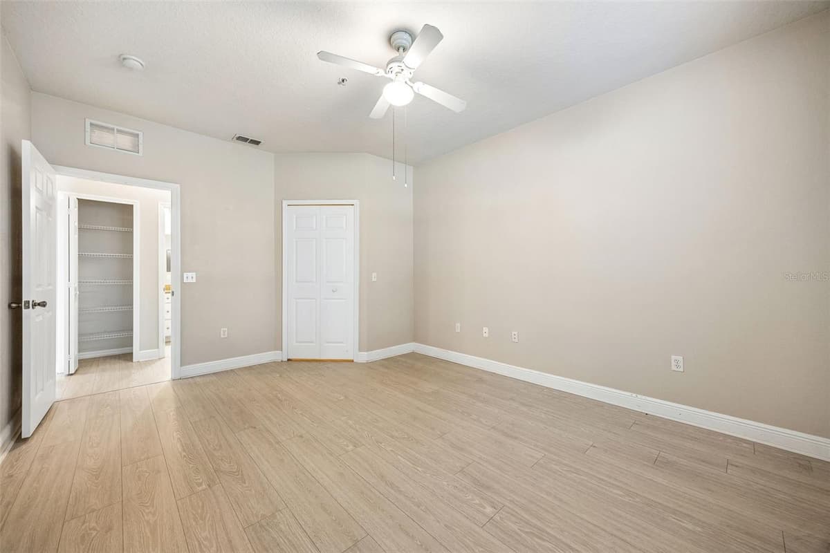 405 SOUTHERN PECAN CIRCLE — photo 15 of 58